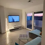 Sunset 아파트 풀라